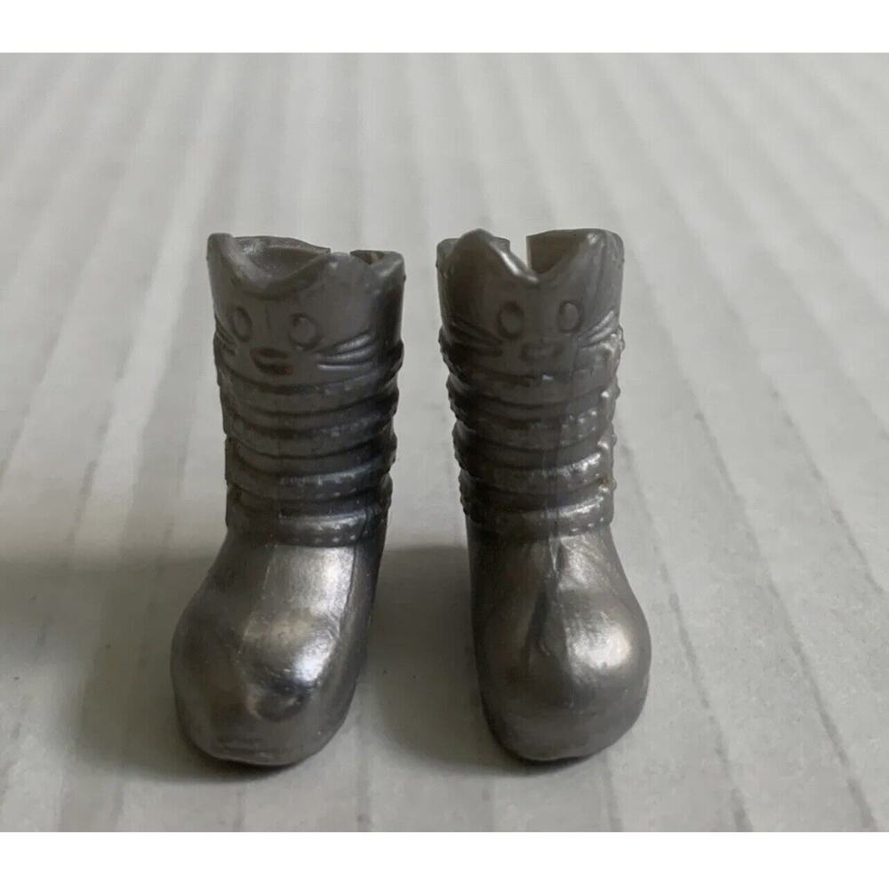 Mattel Barbie CHELSEA Doll BOOTS Replacement Silver Cat Shoes- Fits Other Dolls